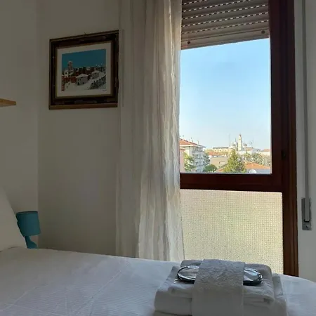 Bright Mini Blue Balcony Apartment Padova